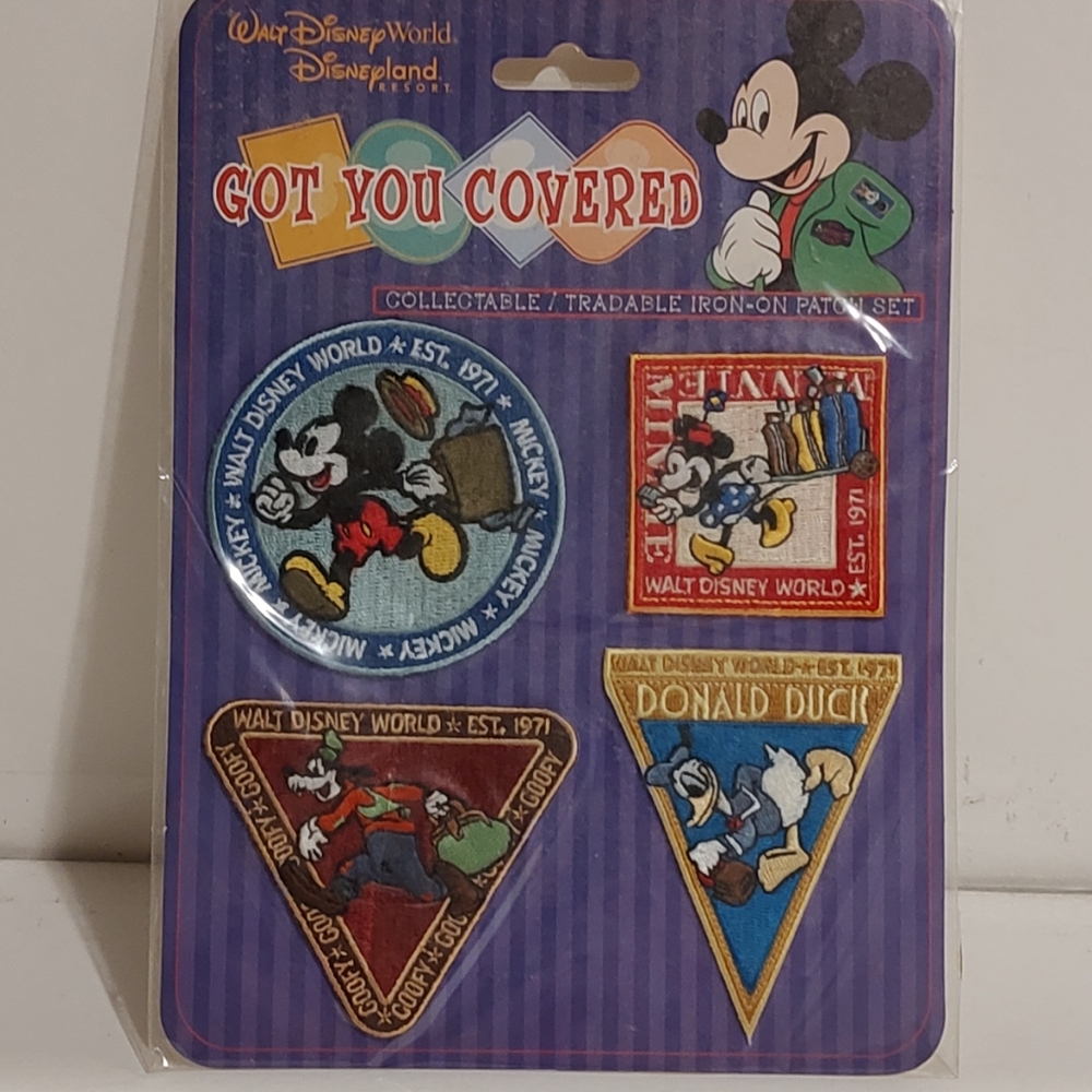 4 iron-on patches set favorite Disney characters Mickey, Minnie, Goofy, Donald